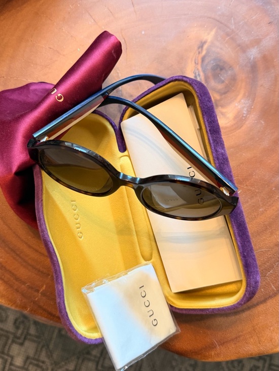 Gucci Women\'s Round Tortoiseshell Sunglasses - main image 10